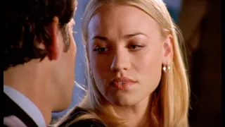 Sarah teaches Chuck how to kiss.