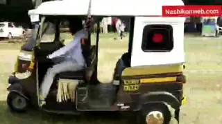 Auto Rickshaw Stunt Viral Video