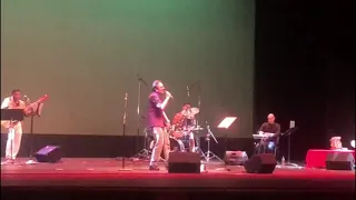 Raju Chithambaram singing Kapoor Medley at Kavita Krishnamurthy concert 2021