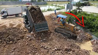 New Project Excellent Land Fill Operator Skills Bulldozer Push Soil with Dump Truck  Unloading Soil