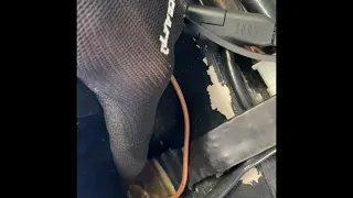 Disconnecting a Porsche 928 battery