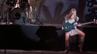 Tina Weymouth does the terrible, horrible thing you can't un-see [Reupload HQ]