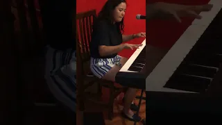 Jimmy con la Pianista Ximena Lemus echando música en El Italiano pizzeria