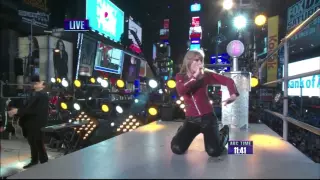 Taylor Swift Performs At Time Square (New Year's Rockin Eve 2013)