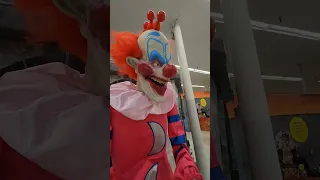 Killer Klownz HUGE Animatronic at Spirit Halloween 😅🤣 #spirithalloween #shorts #halloween