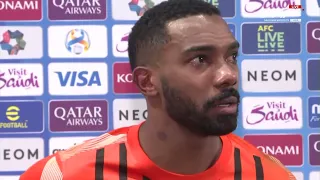 دموع معبرة.. لقاء مؤثر مع خالد عيسى بعد عبور الهلال