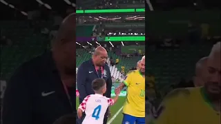 Neymar Abraça Criança Croata Pós Eliminação Do Brasil #neymar #neymarjr #copadomundo #atitude