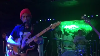 shred cruz by mom jeans. live