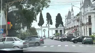 Постройки в Сухуме. Необычные они/Buildings in Sukhum. They are unusual