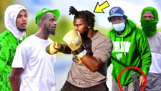 Boxing GANG MEMBERS in the hood gone EXTREMELY WRONG