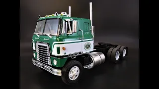 NEW MOLDS! INTERNATIONAL TRANSTAR CO 4070A SEMI TRACTOR 1/25 SCALE MODEL KIT Build Review AMT 1203