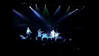 GUNS N' ROSES - DON'T CRY - GREAT LIVE PERFORMANCE 1991