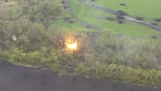 11-й полк ДНР уничтожает позиции ВСУ в Новомихайловке.