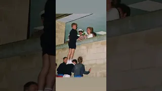 A teenage boy giving flowers to Princess Diana with the help of his friends, 1989 ❤️ #viral