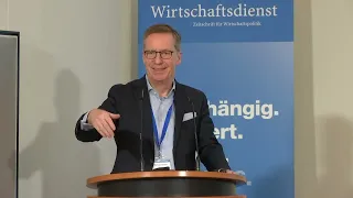 Begrüßung und erste Keynote von Prof. Michael Hüther