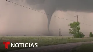 Al menos 10 millones de residentes del Centro viven amenazados por los tornados | Noticias Telemundo