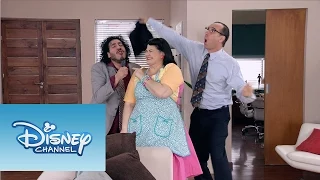 Olga, Ramallo y Beto interpretan "Dile que sí" | Momento Musical | Violetta