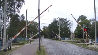 Spoorwegovergang Świnoujście (PL) // Railroad crossing // Przejazd kolejowy