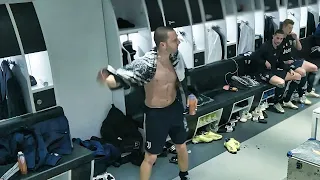 Angry Bonucci screaming in the dressing room, Ronaldo agrees (All or Nothing)