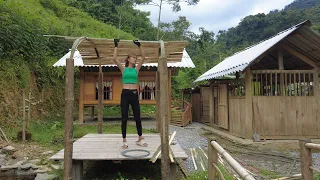 Build a bamboo roof for a relaxing hut - Green forest life, living off grid building farm