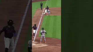 Matt Chapman’s Mind-Blowing Game-Ending Barehander 😱