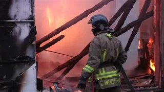 м. Одеса: рятувальники ліквідували пожежу в складській будівлі