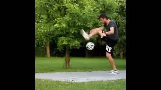 The new best football freestyler player is INSANE - AMAZING