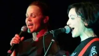 Cool Places (Live in Green Bay, WI 2006) - The Go-Go's  *Best In (Live) Show*  Audio