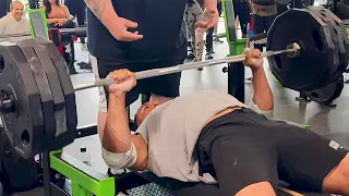 New Larry Wheels Tries Max Reps With 405 Lbs