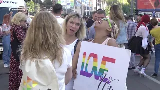 Serbian Prime Minister Attends LGBT Parade