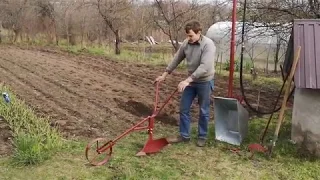 Ручной окучник Тяни-толкай универсальный.