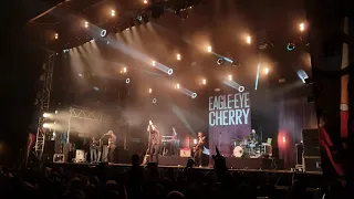 Eagle-eye cherry ;  are you still having fun ;  live festival du bout du monde