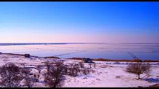 Розовое озеро замёрзло. Очень холодно. Ветер стих. Ничего не движется. 20 января 2021