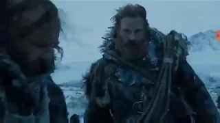 Tormund fala ao Cão de caça que quer fazer monstrinhos com Brienne (GOT 7 X 06)