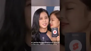 Jennie kissing jisoo❤️#jensoo