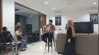 Lesty Kejora feat Mario G Klau