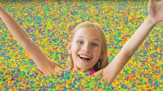 Amelia, Avelina and Akim celebration with 1 million Orbeez!