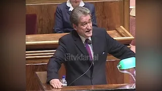 Sherr në Parlament, replika të ashpra mes Berishës dhe Malaj - (31 Janar 2003)