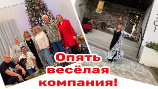 В гостях у Алены и Натальи! Красивый дом… а ёлка какая!!!