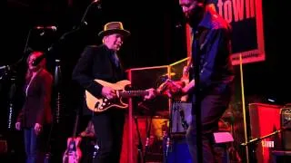 Dave Alvin - "Long White Cadillac" (eTown webisode #402)