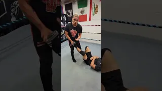 How to do the Figure 4 Leglock