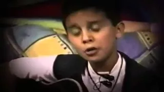 Luan Santana quando era criança cantando ❤