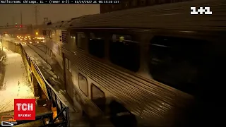 У місті Чикаго зафільмували спосіб відігріти рейки на залізниці | ТСН Ранок