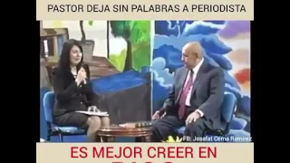 Pastor deja sin palabras a una periodista.