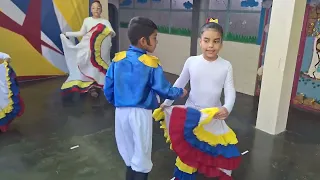 El niño Simón Bolivar, estudiantes del 3er grado.