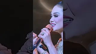 LIVE! Momen Menggemaskan Krisdayanti Dan Aurel Nyanyi Di Panggang,Ditemani Ameena