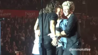 One Direction - Last show thank you's and hugs | Sheffield