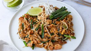 Delicious Authentic Chicken Pad Thai
