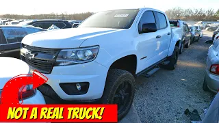 Copart Walk Around 1-12-22 + Pontiac Solstice GXP + 2019 Chevy Colorado!