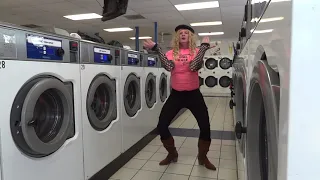 FUN FUN FUN - Alice Offley Funky Friday at Laundromat